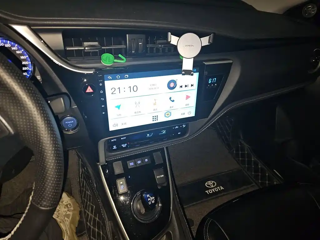 Toyota Corolla Hybrid — миниатюра 9