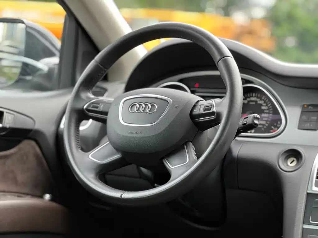 Audi Q7 — миниатюра 5
