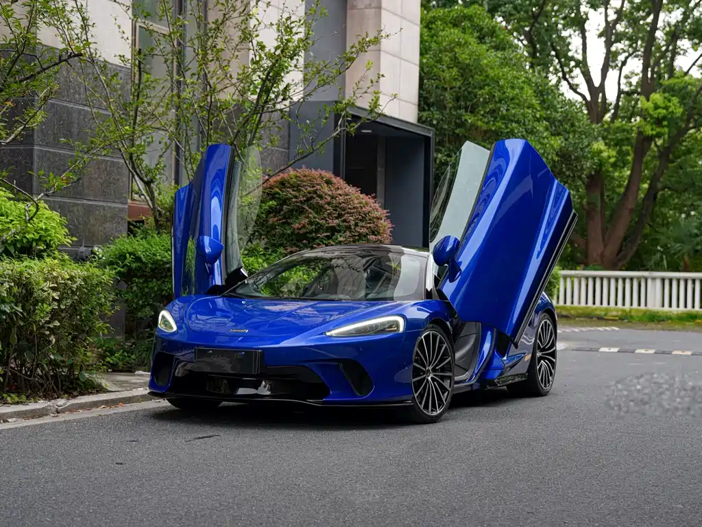 McLaren GT
