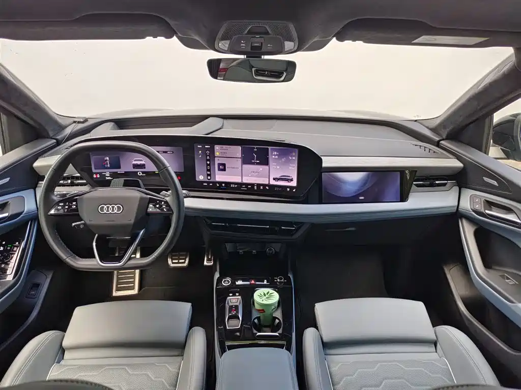 Audi Q6L e-tron — миниатюра 8