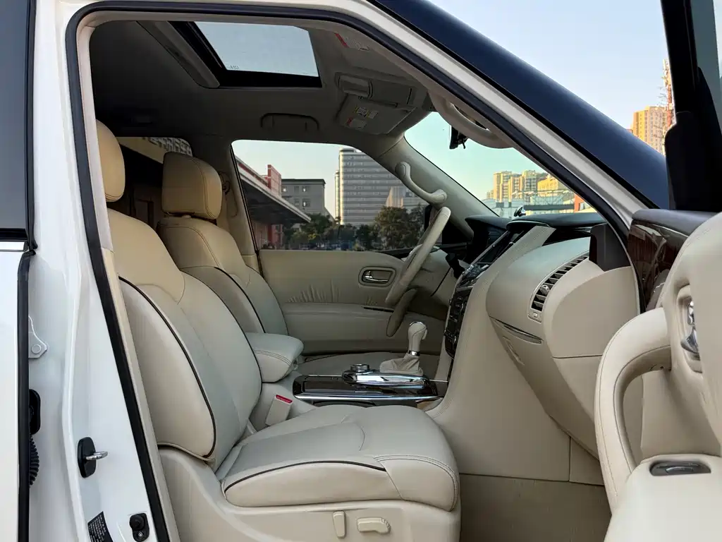 Nissan Patrol — миниатюра 9