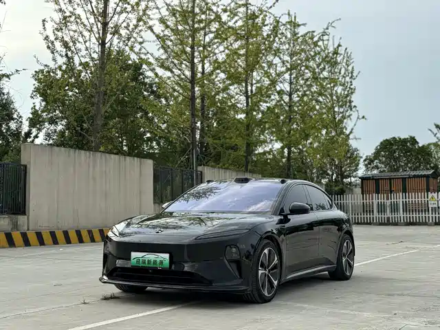 2025 Nio ET5