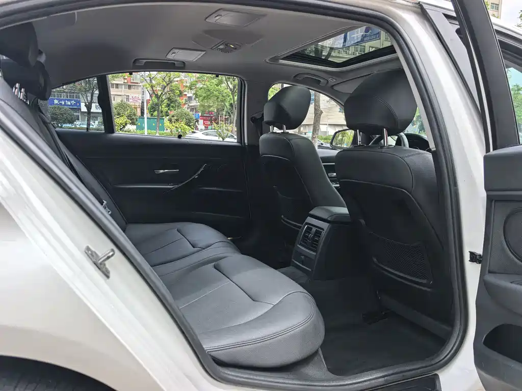 BMW 3 Series — миниатюра 7