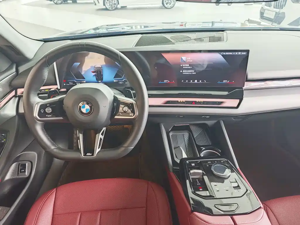 BMW 5 Series — миниатюра 10
