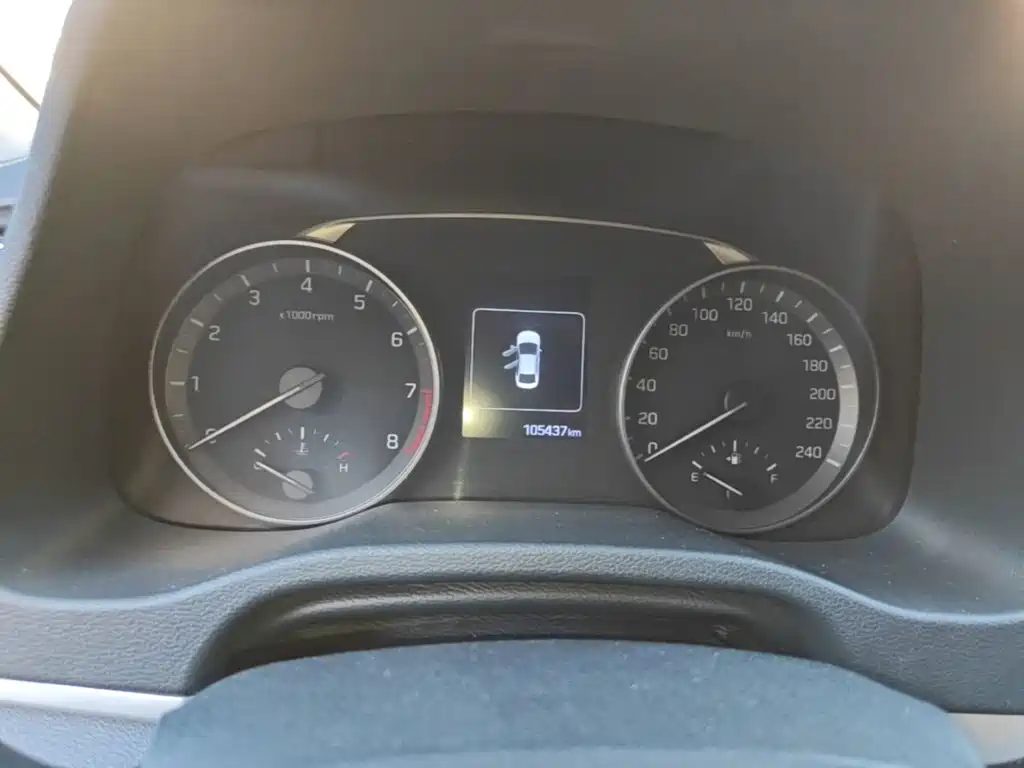 Hyundai Elantra — миниатюра 12