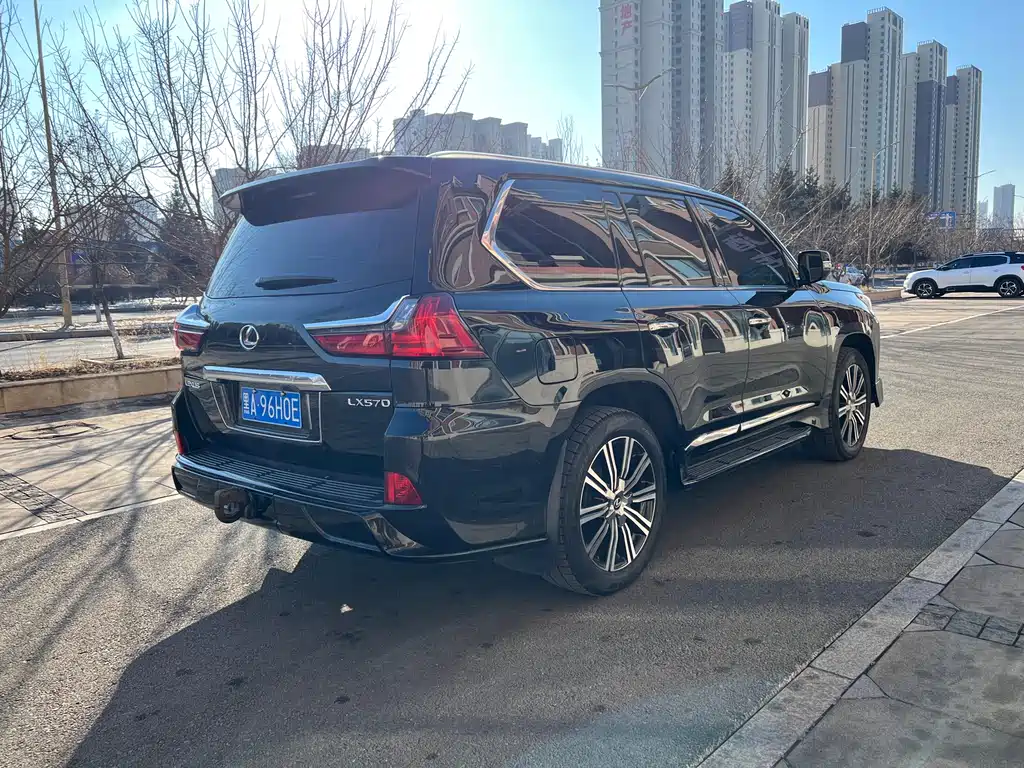 LEXUS LX