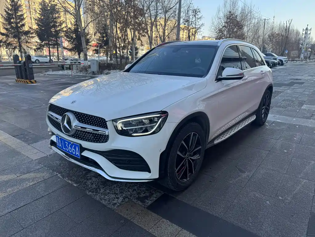 MERCEDES-BENZ GLC