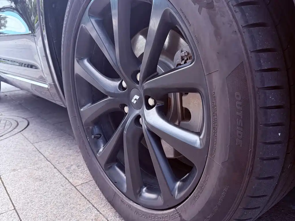 Li Auto Li ONE — миниатюра 13