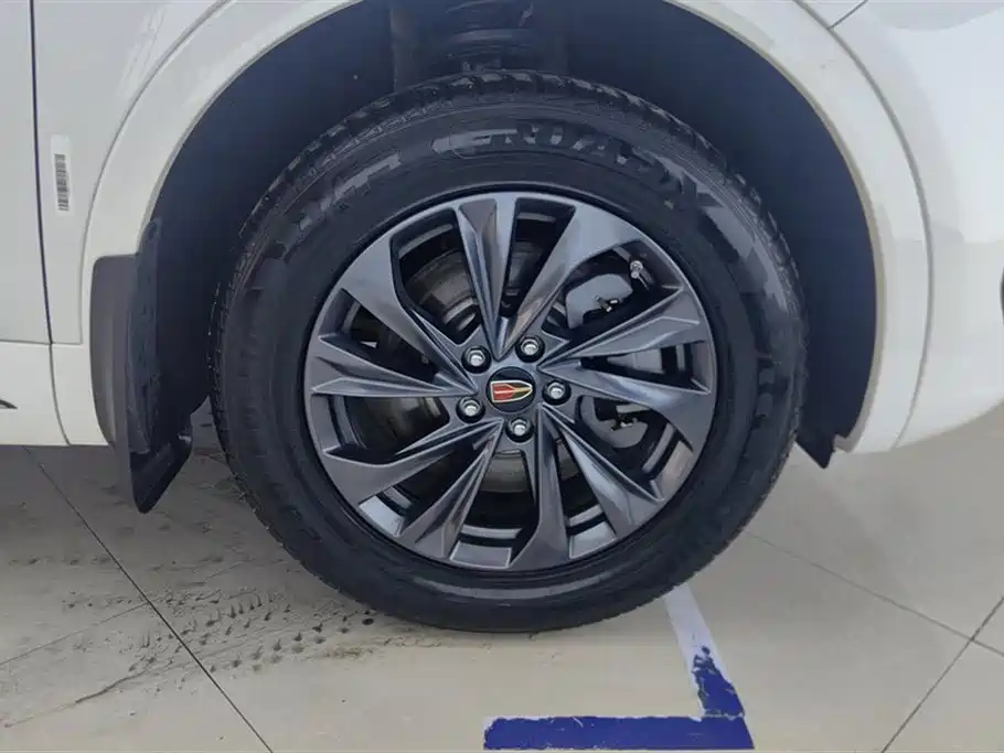 Hongqi HS5 2023 2.0T Pro