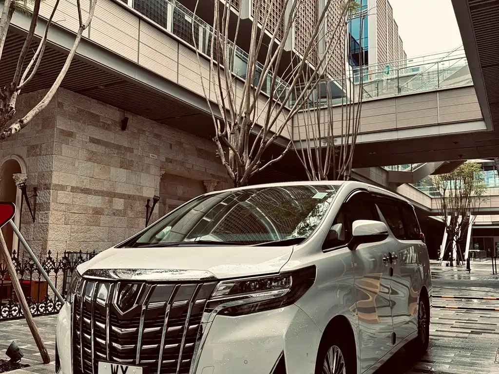 Toyota Alphard 2026