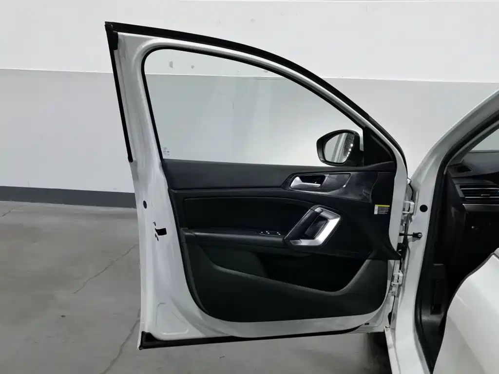 Peugeot 408 — миниатюра 8