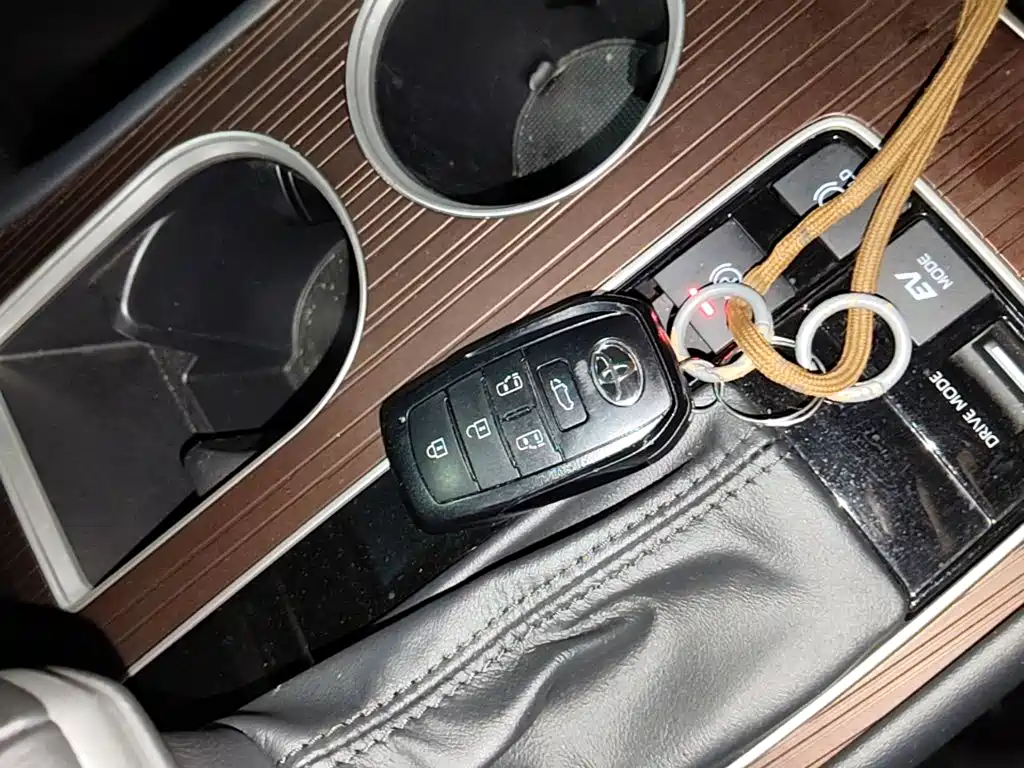 Toyota Granvia — миниатюра 9