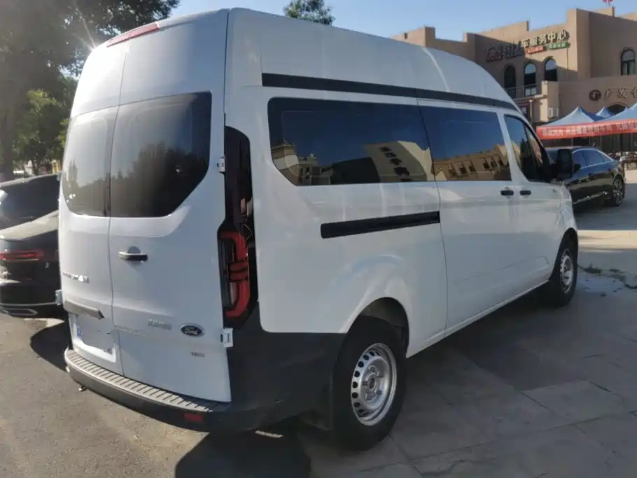 Ford Transit — миниатюра 3