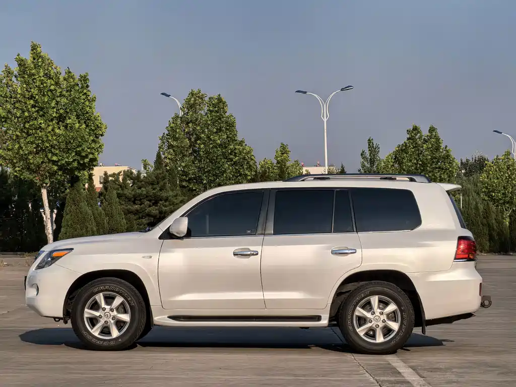 Lexus LX — миниатюра 3