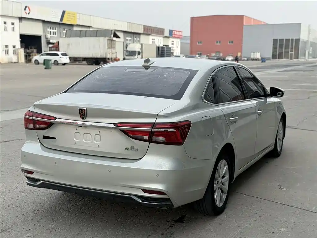 ROEWE I6 NEW ENERGY