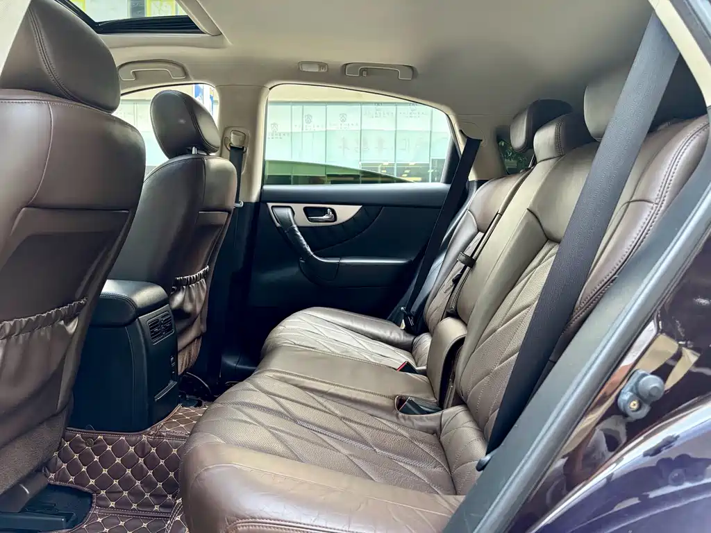 Infiniti QX70 — миниатюра 11