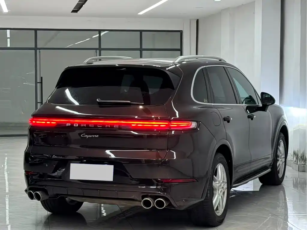 Porsche Cayenne — миниатюра 7