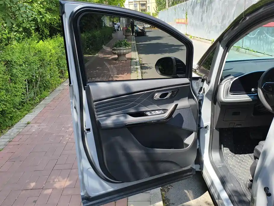 Maxus G90 2024 2.0T мест