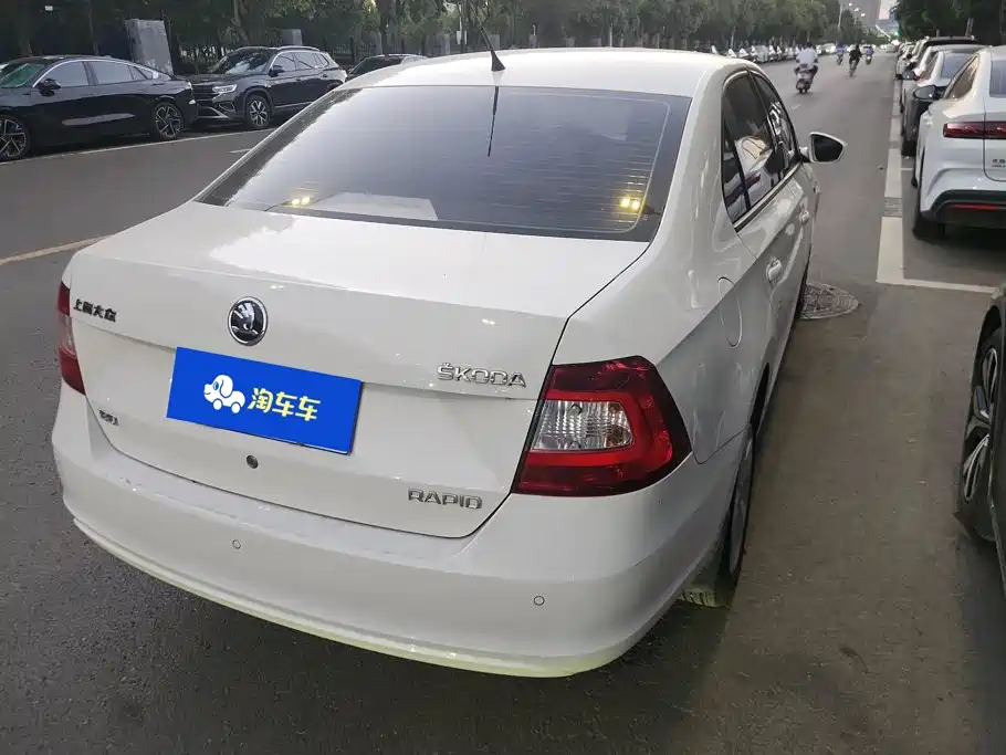 Skoda Rapid — миниатюра 3
