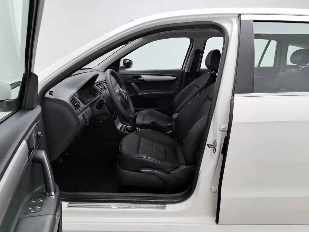 Volkswagen Gran Lavida — миниатюра 10