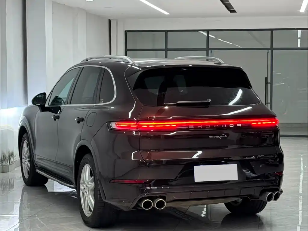 Porsche Cayenne — миниатюра 9