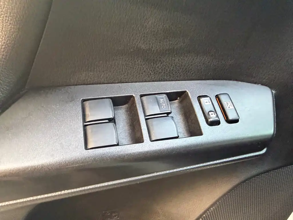 Toyota RAV4 — миниатюра 12