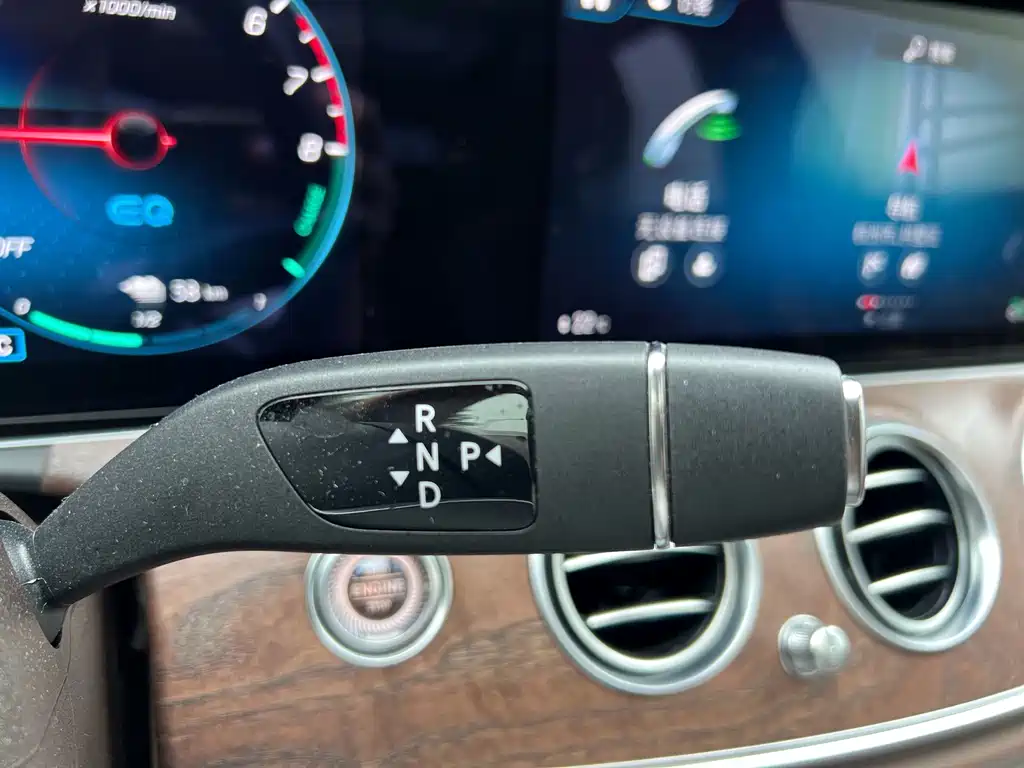 Mercedes-Benz E-Class New Energy — миниатюра 11