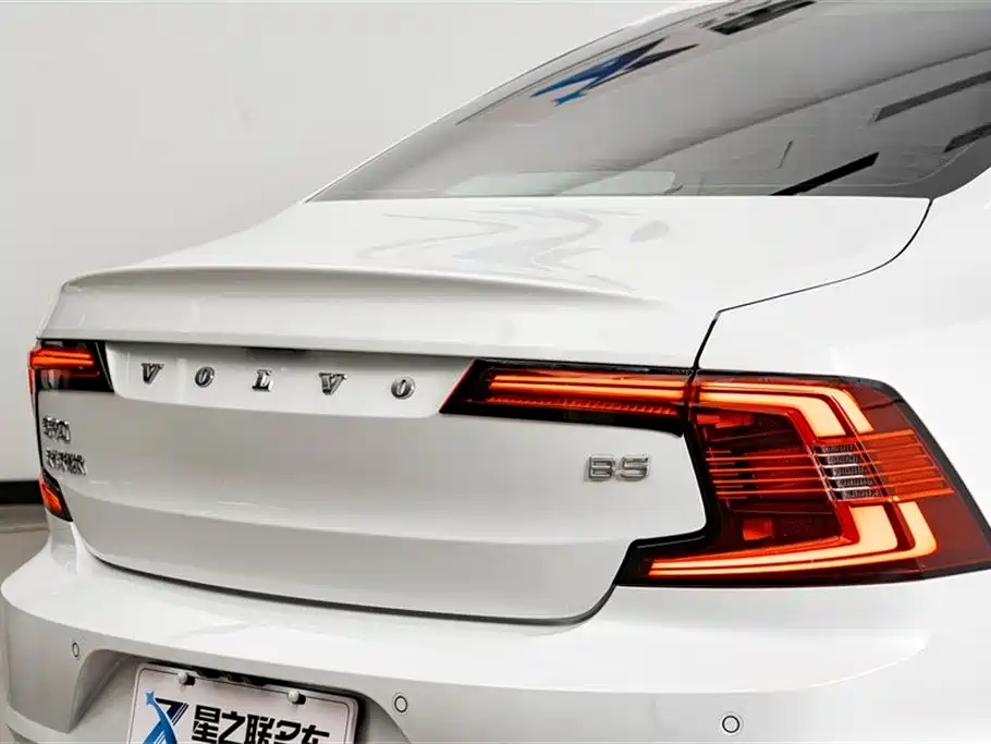 Volvo S90 2023 B5 Luxury