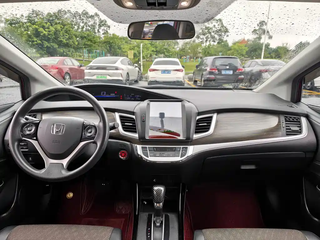Honda Jade 2017 210TURBO CVT 5 мест
