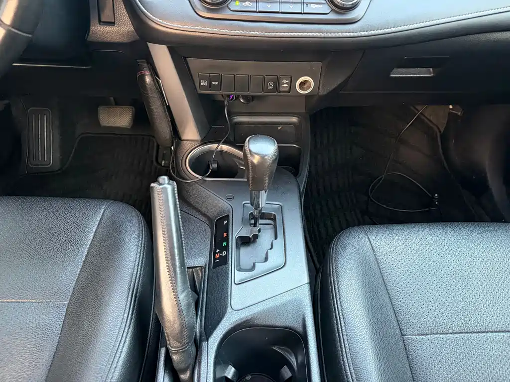 Toyota RAV4 — миниатюра 20