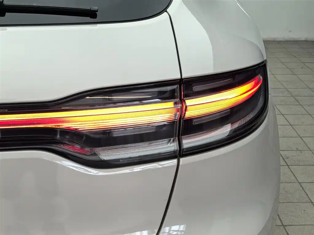 Porsche Macan — миниатюра 20