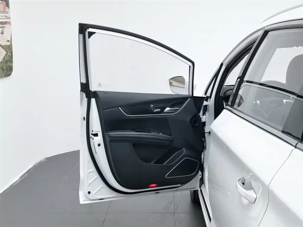 BYD Song MAX MAX 2017 1.5T AT Luxury 7 мест