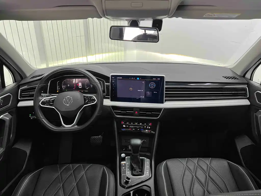 Volkswagen Tiguan L — миниатюра 16