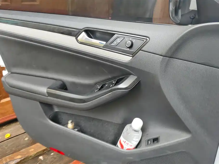 Volkswagen Sagitar 2018 1.6L MT Comfort
