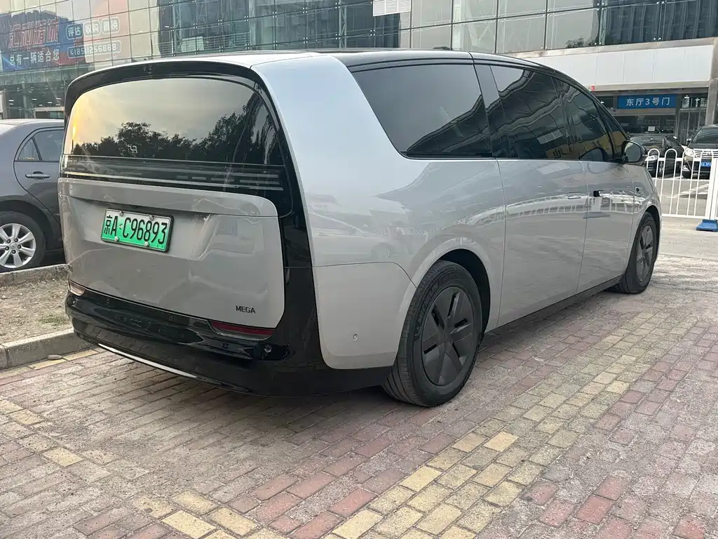 Li Auto Li MEGA — миниатюра 10