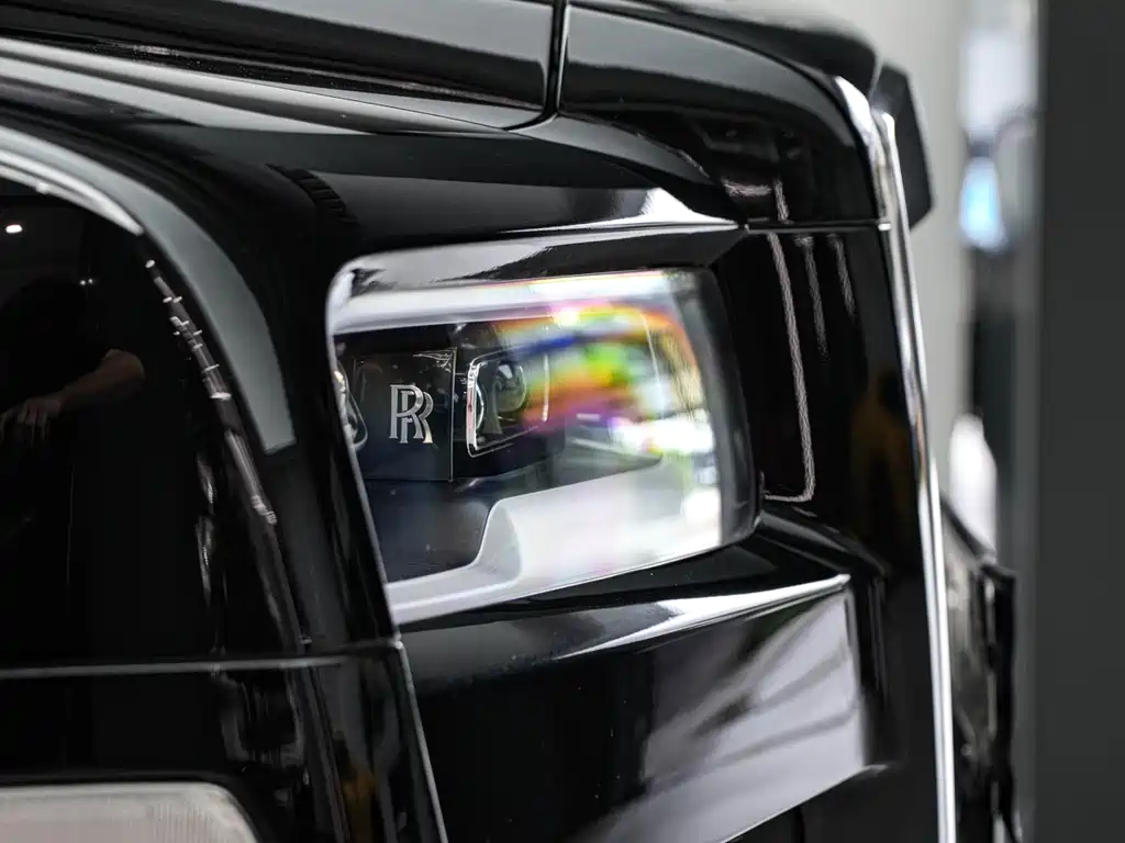 Rolls-Royce Cullinan 2021 мест