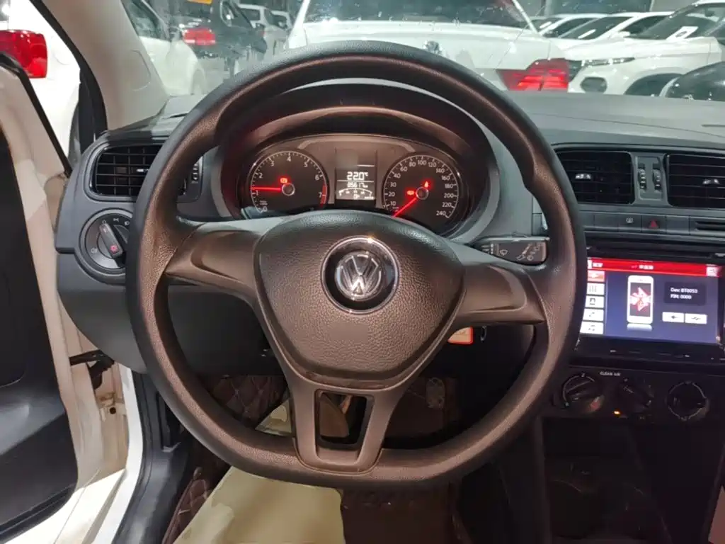 Volkswagen Polo — миниатюра 11