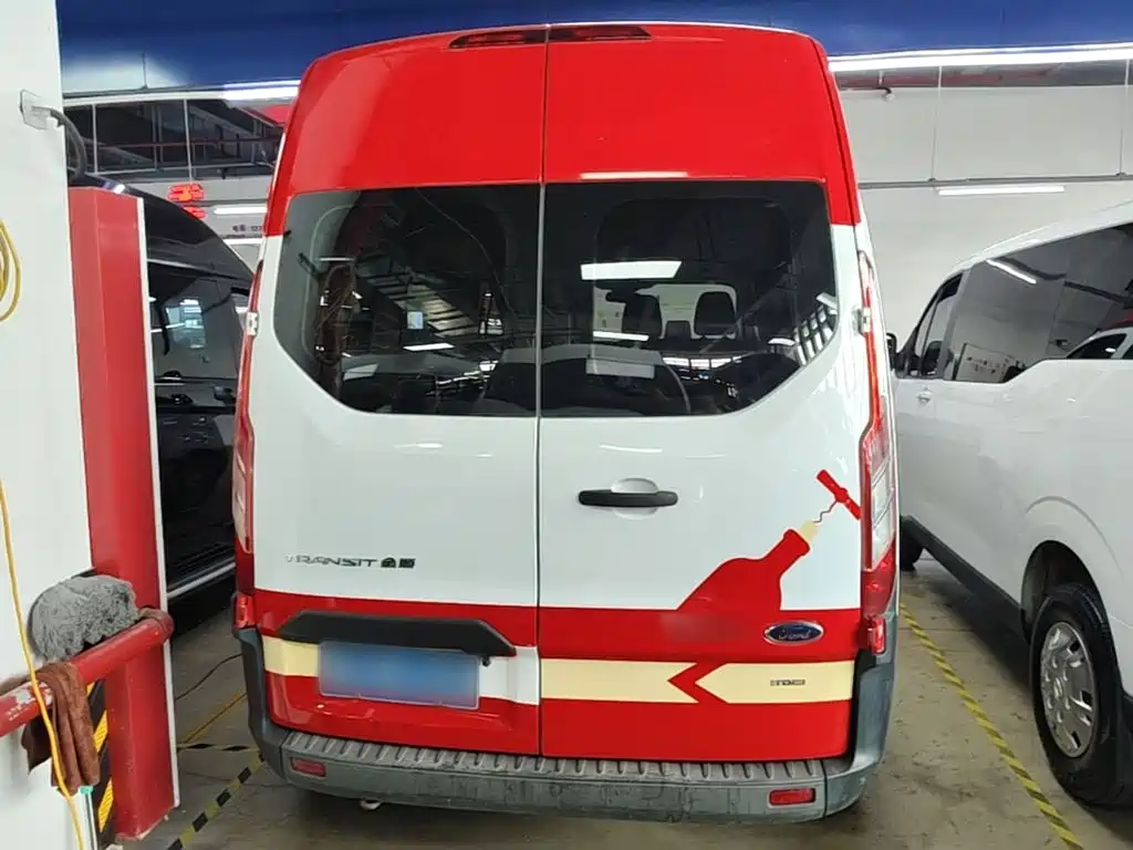 Ford Transit — миниатюра 6