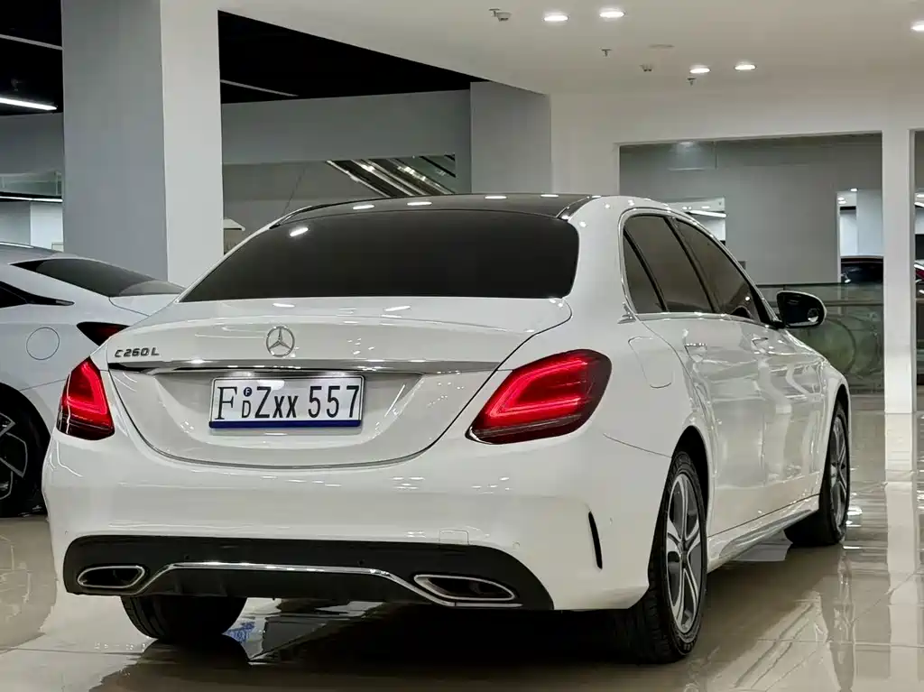 Mercedes-Benz C-Class — миниатюра 3