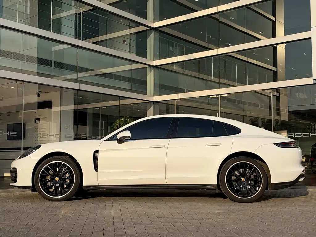 Porsche Panamera — миниатюра 6
