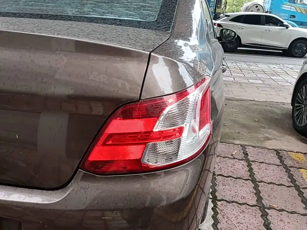 Peugeot 301 — миниатюра 8