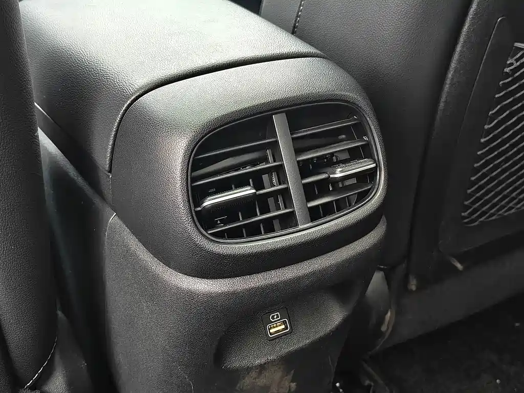 Hyundai Elantra — миниатюра 21
