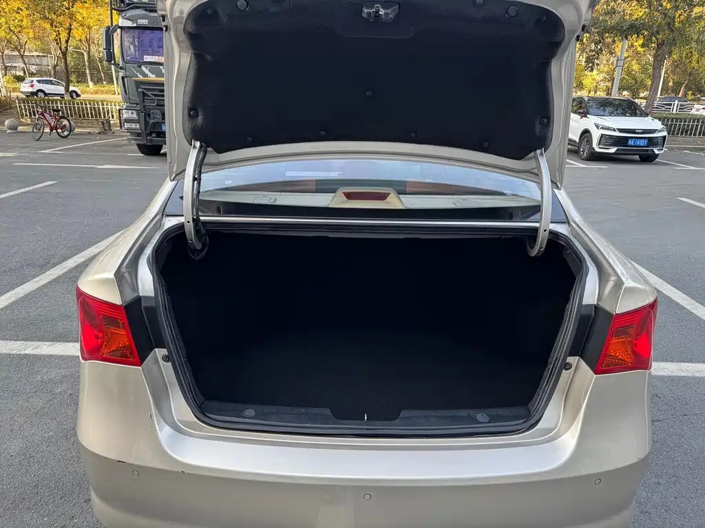 Roewe 350 — миниатюра 14