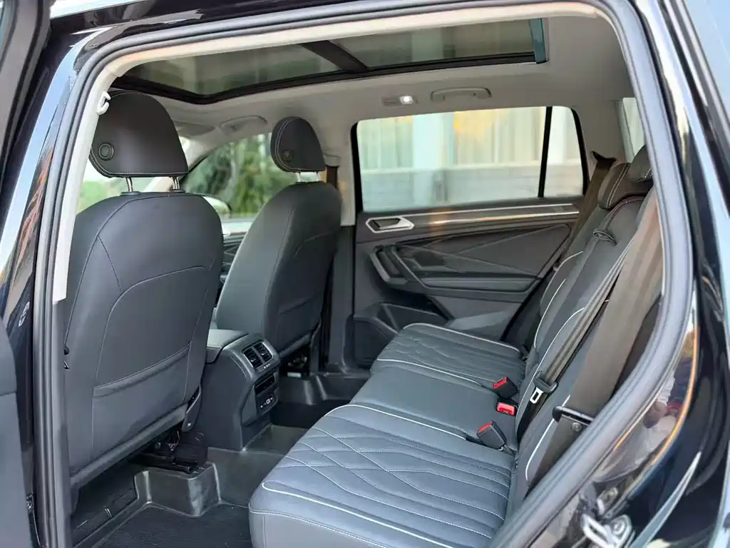 Volkswagen Tiguan L — миниатюра 8