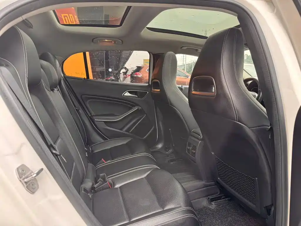 Mercedes-Benz GLA — миниатюра 7