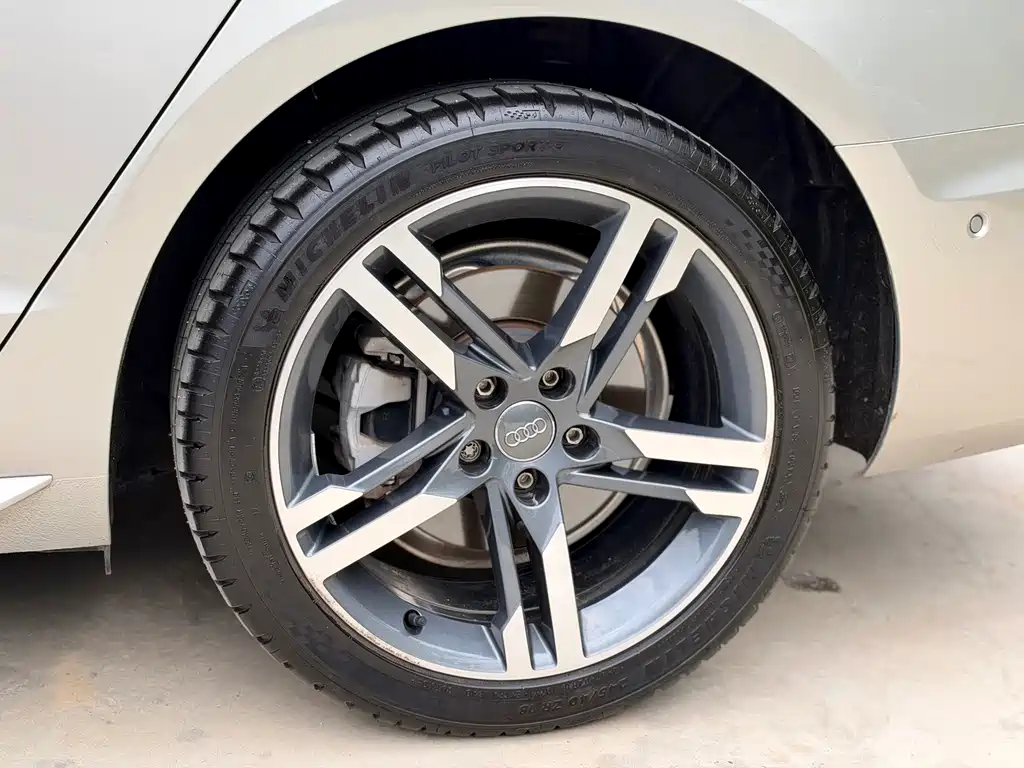 Audi A4L — миниатюра 16