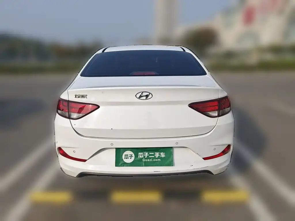 Hyundai Elantra — миниатюра 5
