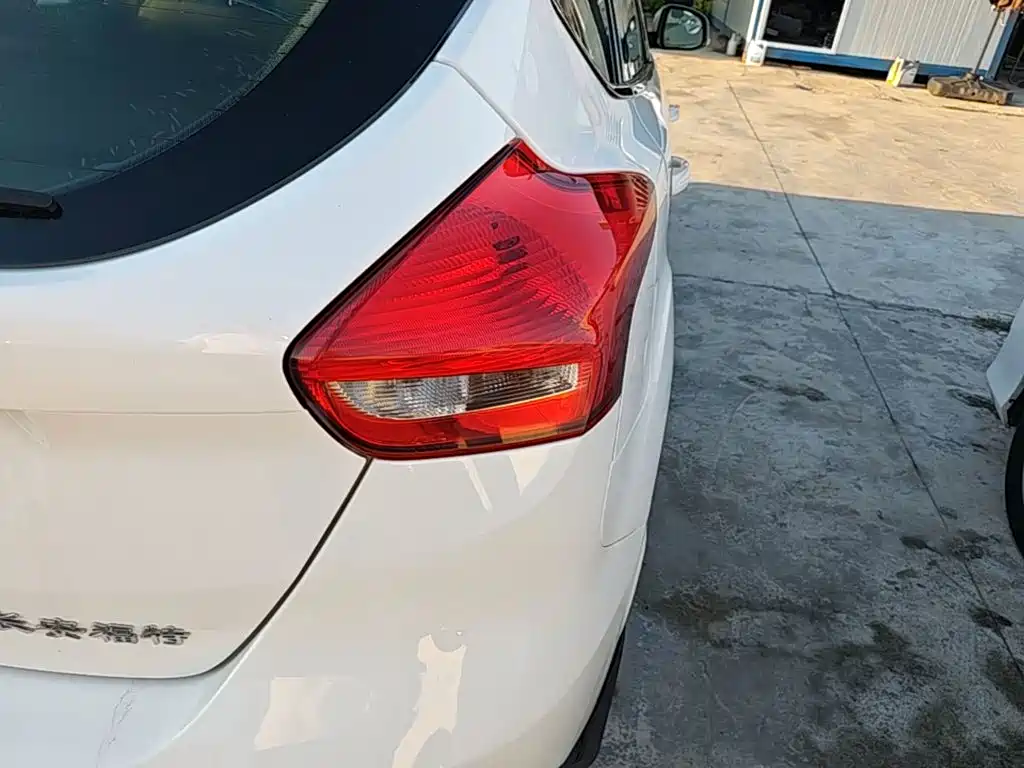 Ford Focus — миниатюра 8