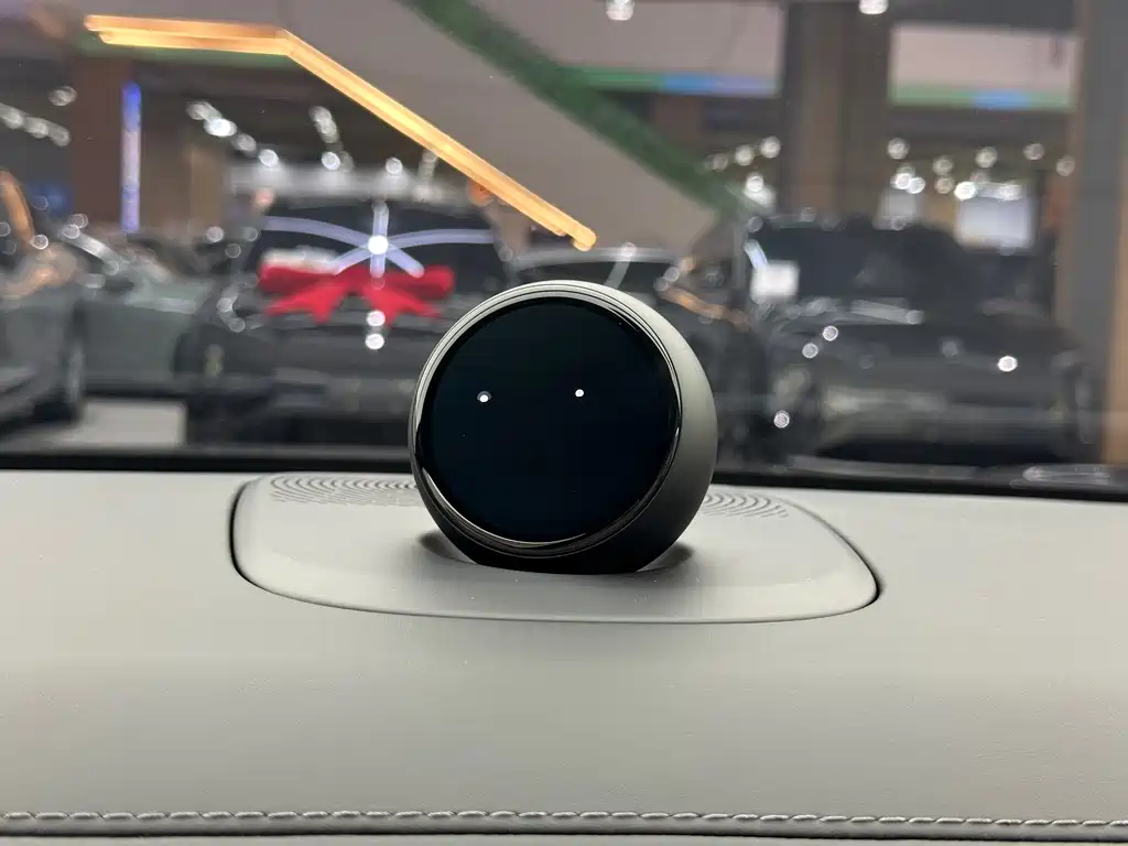 NIO ES8 — миниатюра 11