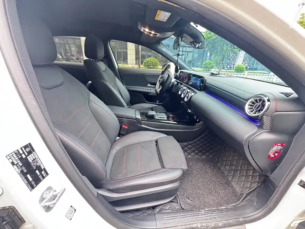 Mercedes-Benz A-Class A 2024 A 200 L Fashion